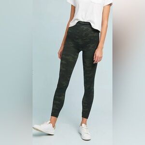 SPANX Camo Leggings- Green EUC!